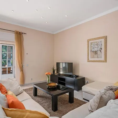 Villa Sleeps 16 With Pool Air Con And Wifi