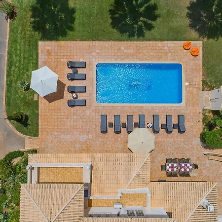 Sleeps 16 With Pool Air Con And Wifi Cabeco de Camara