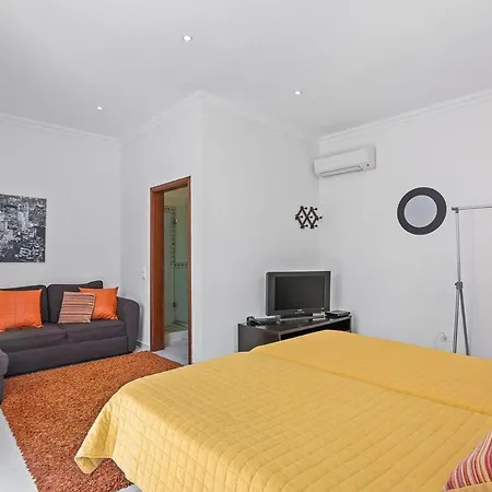 Sleeps 16 With Pool Air Con And Wifi Cabeco de Camara
