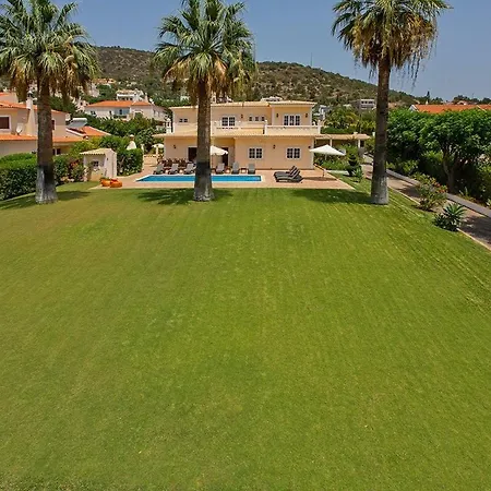 Villa Sleeps 16 With Pool Air Con And Wifi