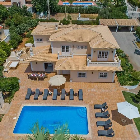 Sleeps 16 With Pool Air Con And Wifi *